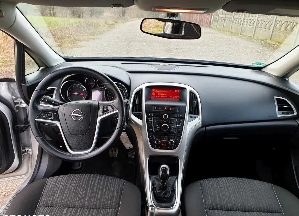 Opel Astra cena 24800 przebieg: 43000, rok produkcji 2010 z Sierpc małe 466